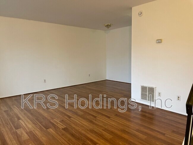Building Photo - 1503 Garland Way