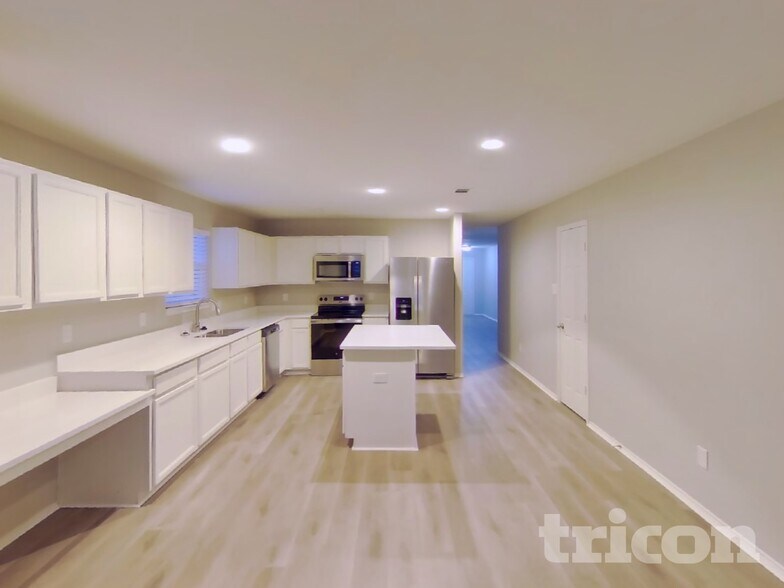 Building Photo - 400 Blue Sage