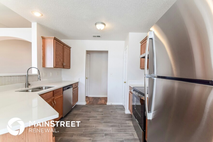 Building Photo - 4848 Ashcroft Dr