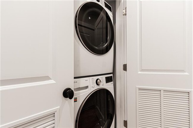 Building Photo - 2457 W Logan Blvd