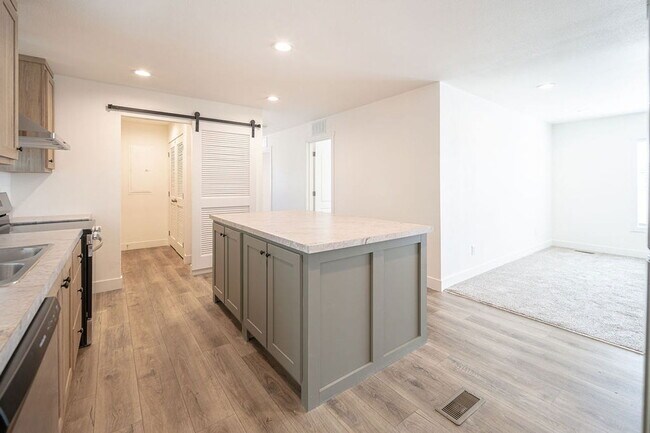 Building Photo - 8559 E Coralbell Ave