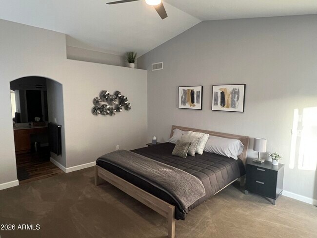 Building Photo - 4052 E Chaparosa Way