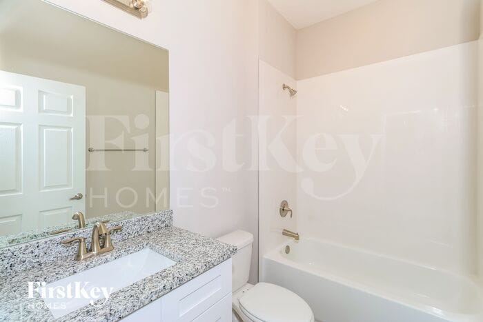 Building Photo - 380 Garbelmann St
