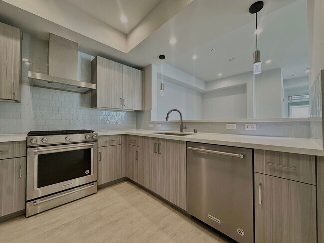 Building Photo - 5953 Saturn St