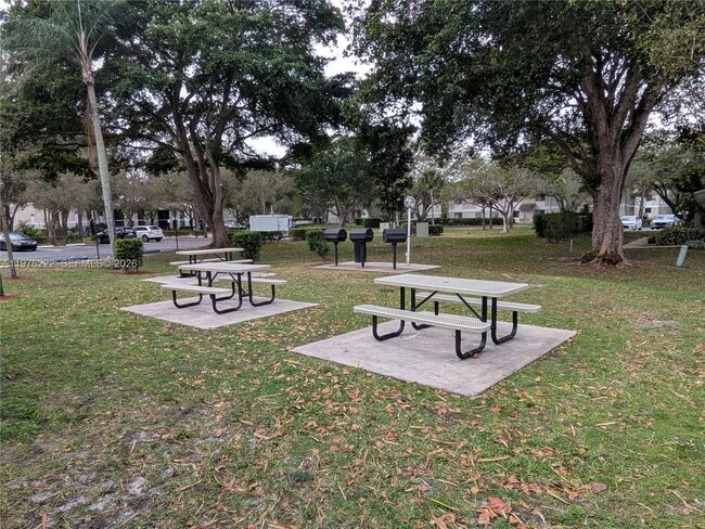 Building Photo - 108 Gardens Dr