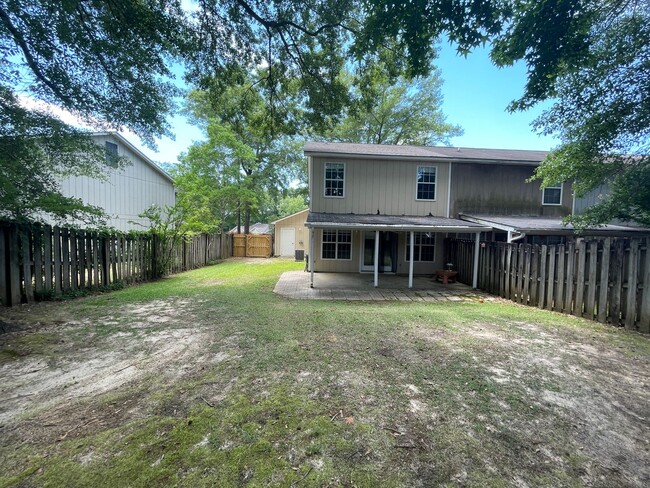 Building Photo - Candle Brook Duplex