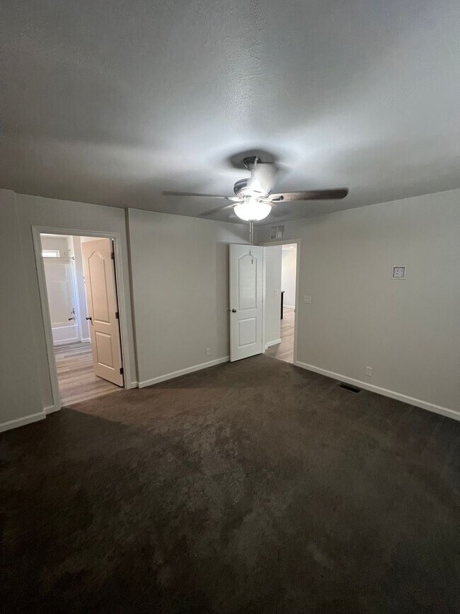 Building Photo - Paradise Home for rent, Great Location, 3 ...
