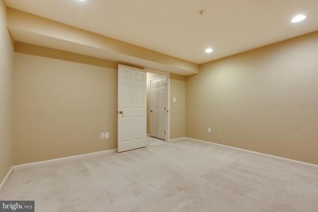 Building Photo - 7543 Maidenhead Dr