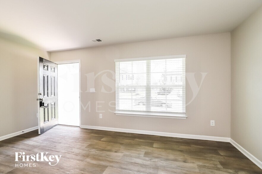 Building Photo - 6849 Keeneland Dr