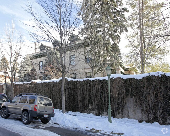 Building Photo - 1022 Humboldt St