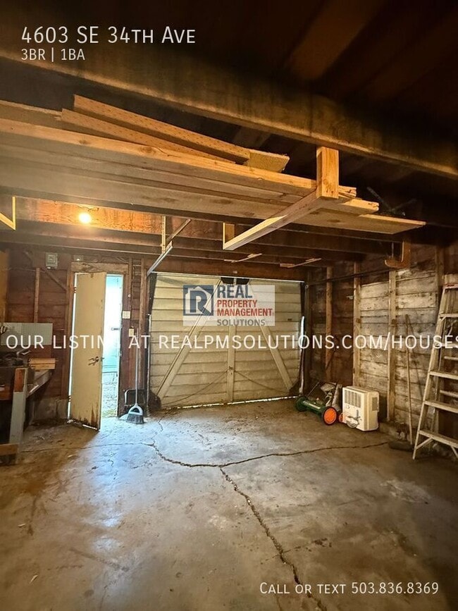 Building Photo - 4603 SE 34th Ave