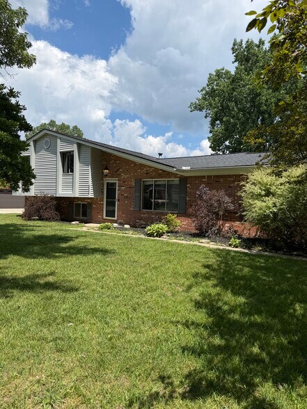 Building Photo - 4544 Hillview Shr