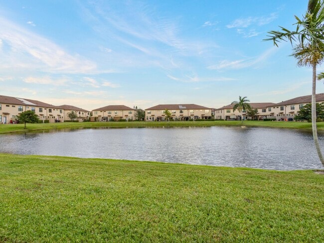 Building Photo - 2366 Byron St