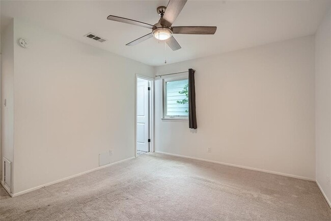 Building Photo - 507 Seminole Dr