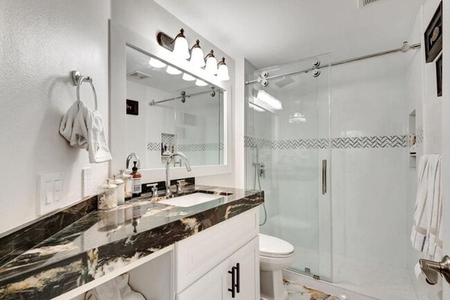 Building Photo - 301 del Sol Cir