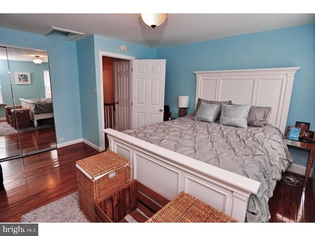 Building Photo - 728 S Smedley St