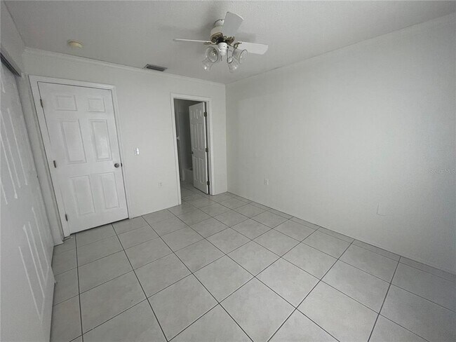 Building Photo - 3021 W Tampa Bay Blvd