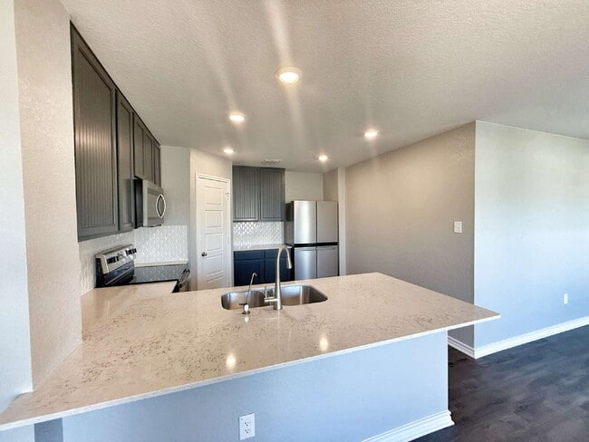 Building Photo - Immaculate Two Story Home in Legend Point Just Minutes from IH-35, shopping and area school!