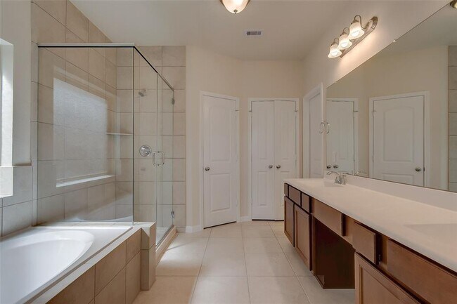 Building Photo - 26907 Skylark Blf Trl