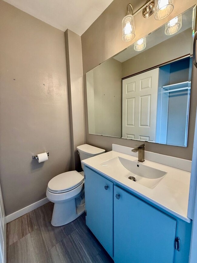 Building Photo - Four Bedroom Home in Kalamazoo