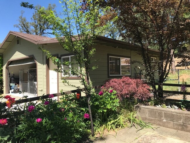 Building Photo - Completely Renovated in 2012; adorable energy-efficient Country home w/ Guest House on 1 mostly l...