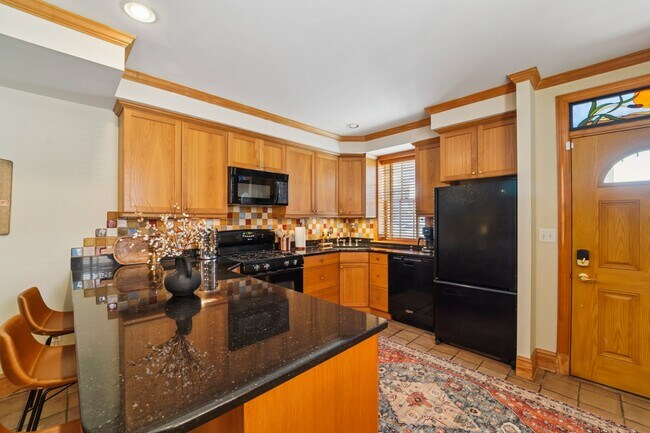 Building Photo - 730 S Wolfe St