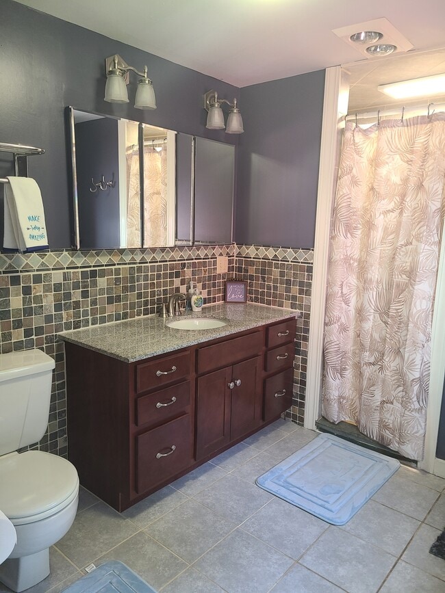 Building Photo - 6 Cherry Hill Dr