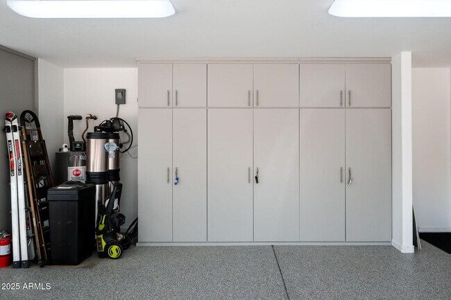 Building Photo - 25810 N Abajo Dr