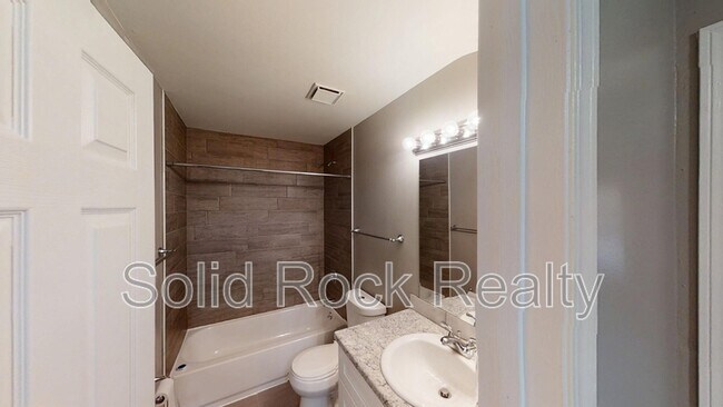 Building Photo - 2309 Lexington Village Ln