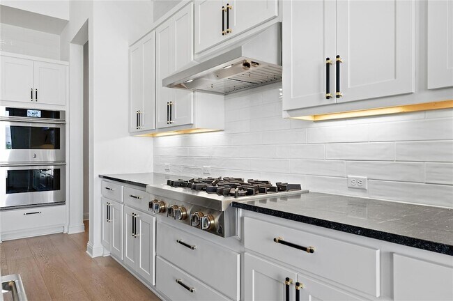 Building Photo - 704 Prairie Clover Dr