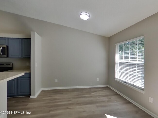 Building Photo - 1020 Woodbridge Hollow N