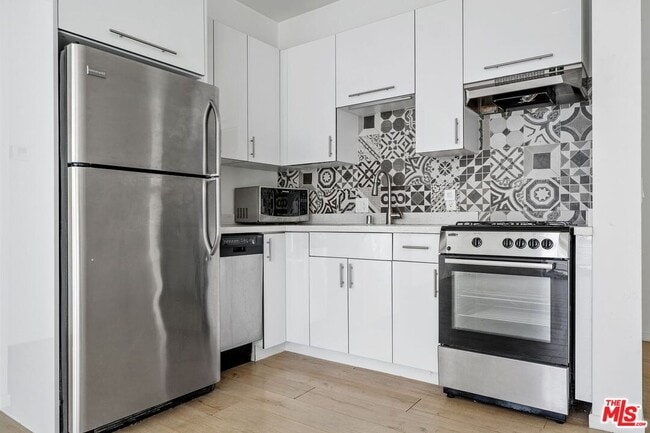 Building Photo - 1183 Crenshaw Blvd