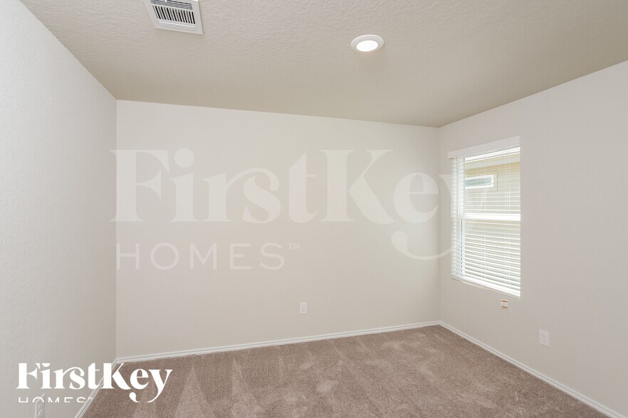 Building Photo - 1822 Morse Way