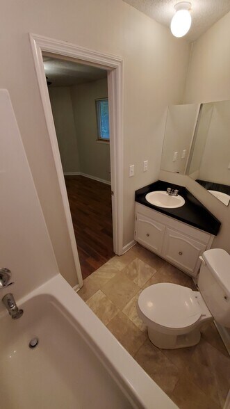 Building Photo - 735 Germantown Cir