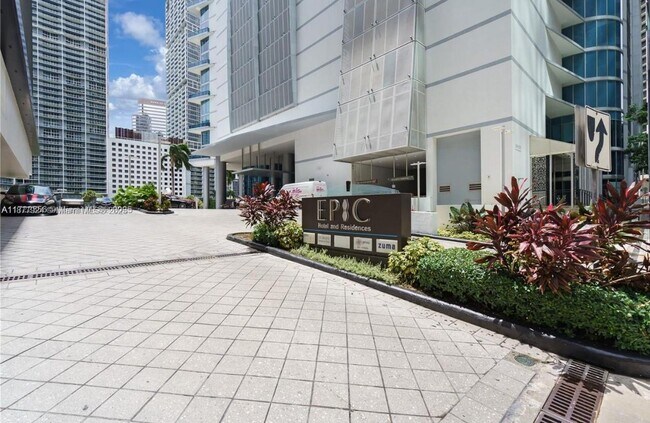 Building Photo - 200 Biscayne Blvd Way