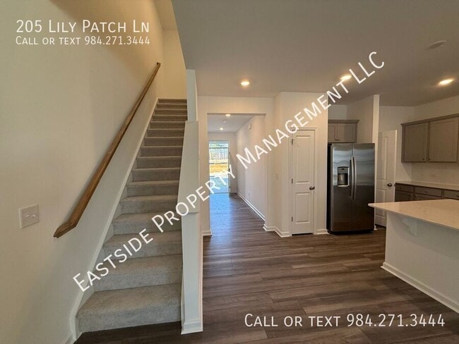 Building Photo - 205 Lily Patch Ln