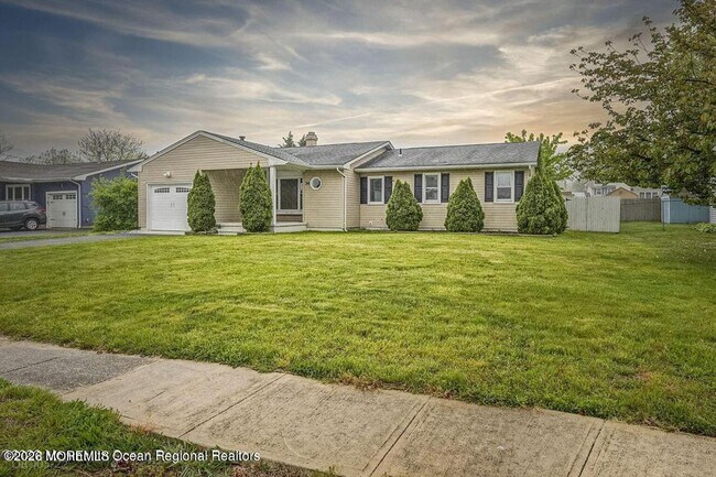 Building Photo - 34 Bell St