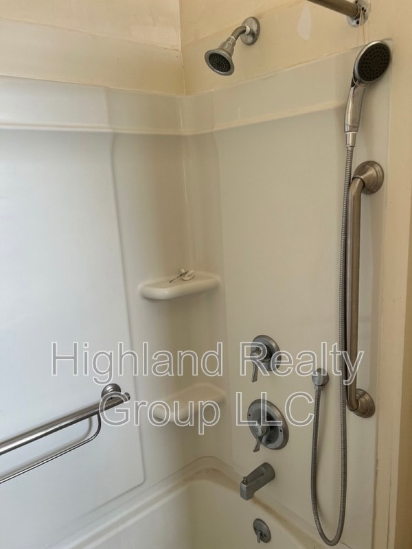 Building Photo - 147 Locust St