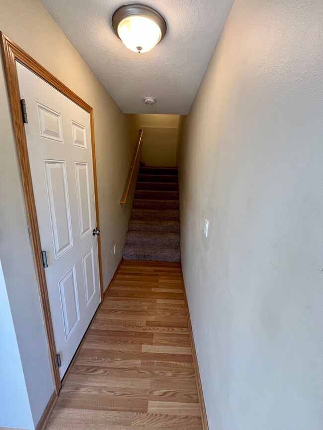 Building Photo - 1724 30th Ln