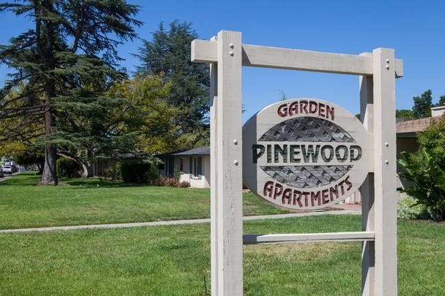 Building Photo - Pinewood Garden Apartments