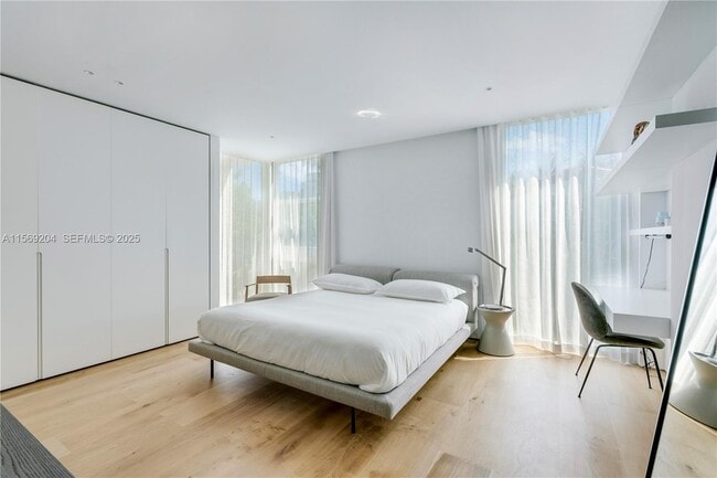 Building Photo - 440 S Mashta Dr