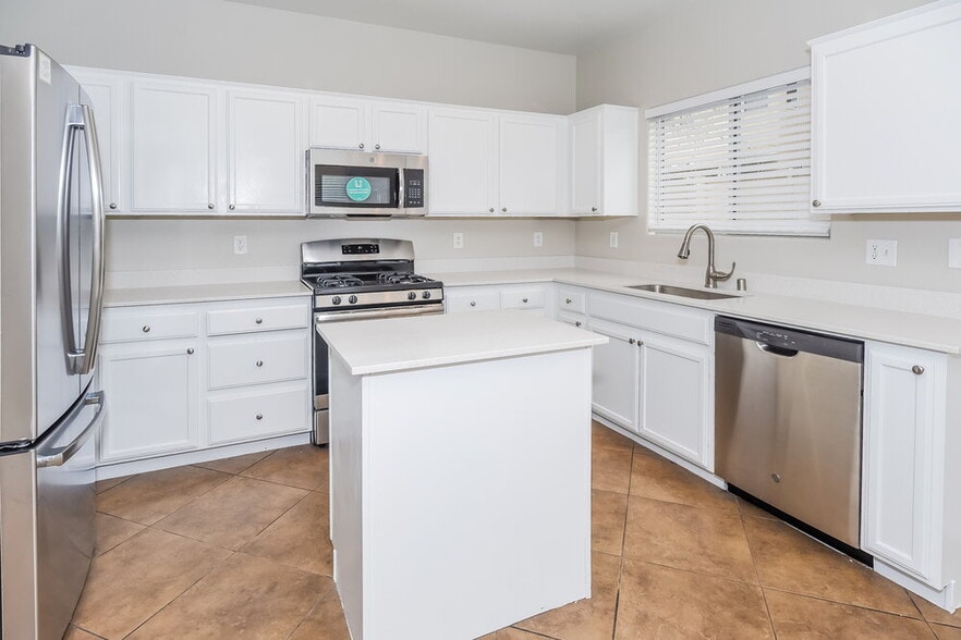 Building Photo - 7423 S Clarita Cavern St