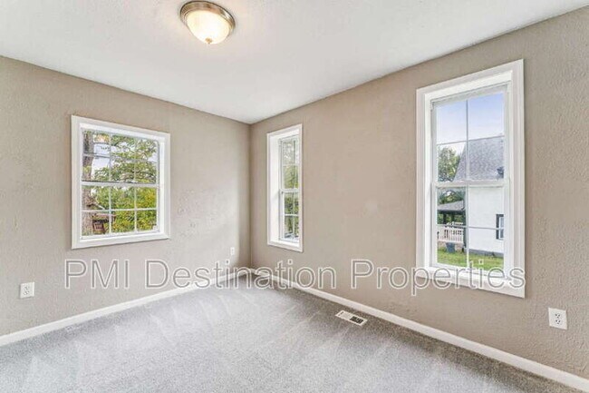 Building Photo - 4041 Ruby Ave