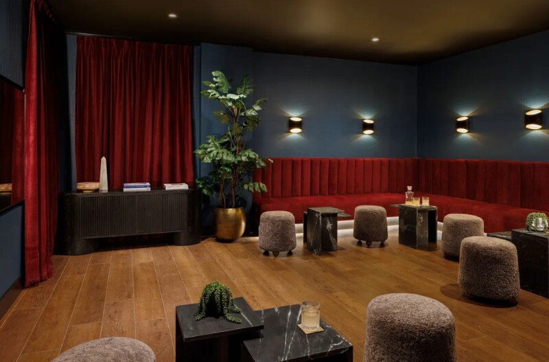 Building Photo - 405 W 206th St