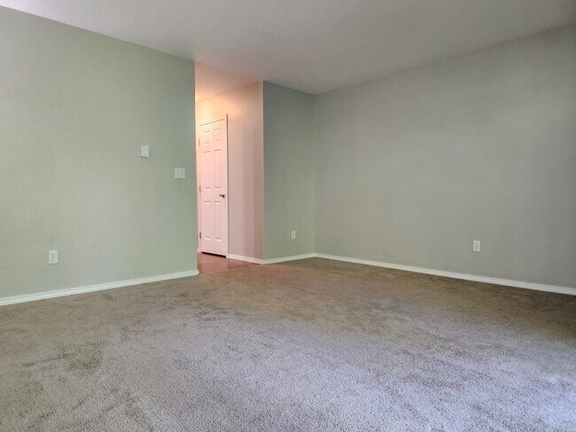 Building Photo - 500 National Ave N