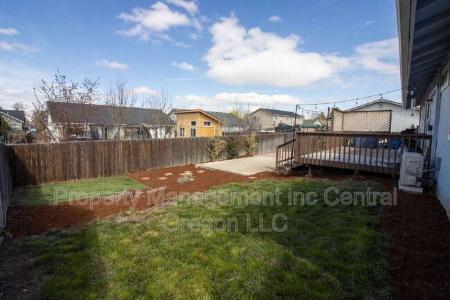 Building Photo - 2827 SW Pumice Ave