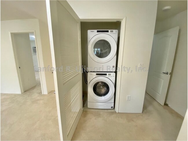 Building Photo - uku3505