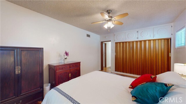 Building Photo - 13322 Valleyheart Dr N