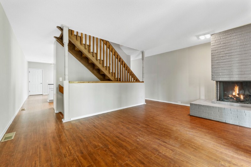 Building Photo - 1013 Fairways Dr