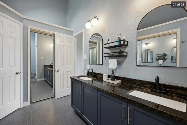 Building Photo - 13246 Pandora Dr